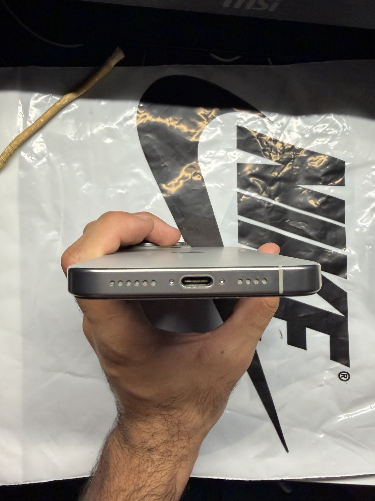 Apple iPhone 16 Pro Max — 1,350,000 د.ع