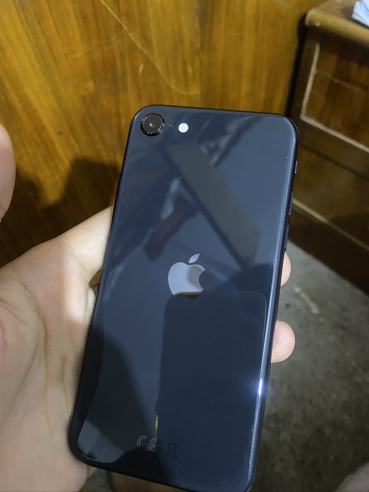 Apple ايفون اس اي الجيل ال3
