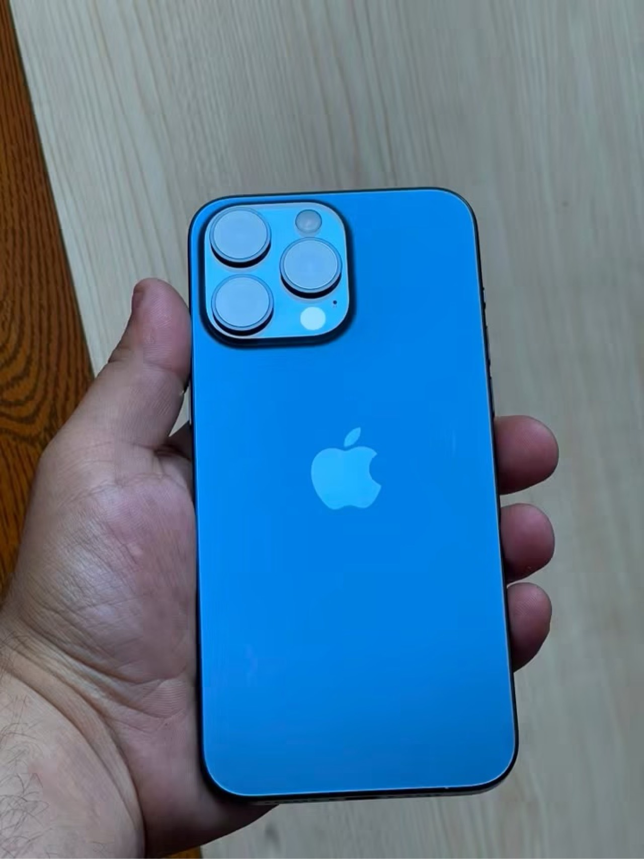 Apple 15pro max — 925,000 د.ع