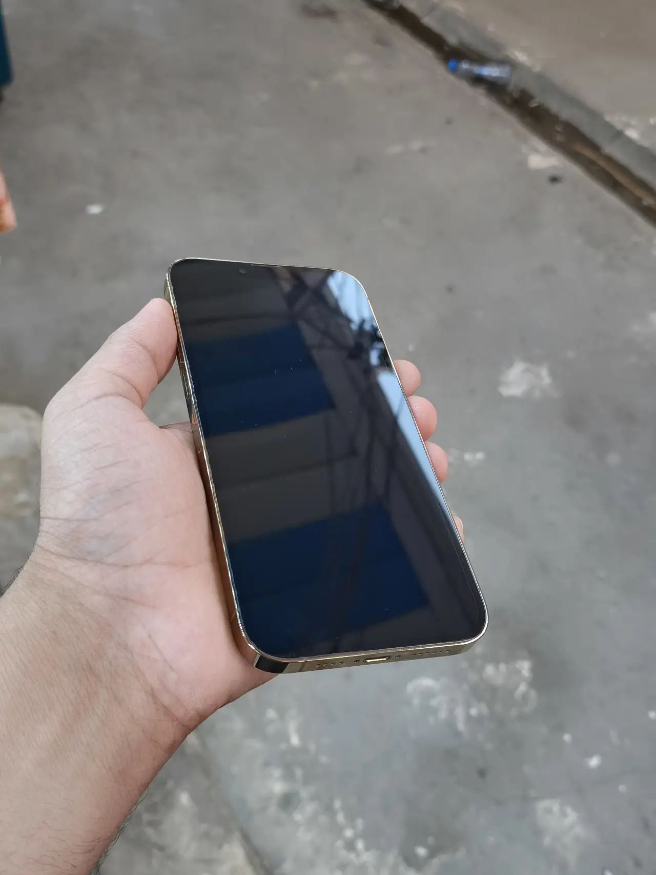 Apple iPhone 13 Pro Max — 700,000 د.ع