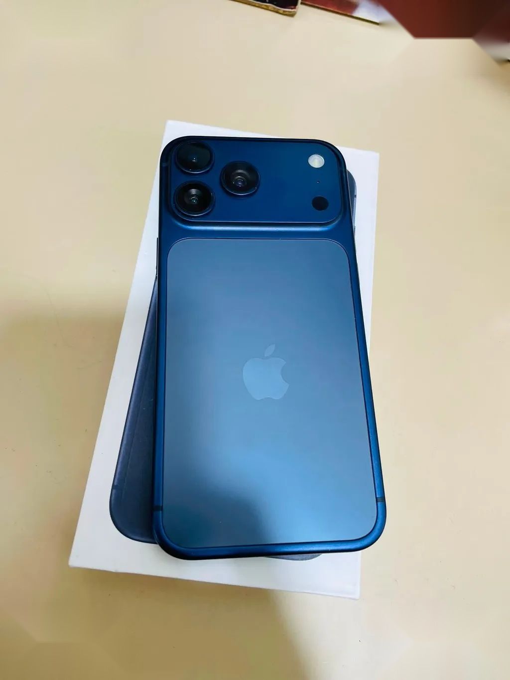 Apple iPhone 17 Pro Max — 2,000,000 د.ع
