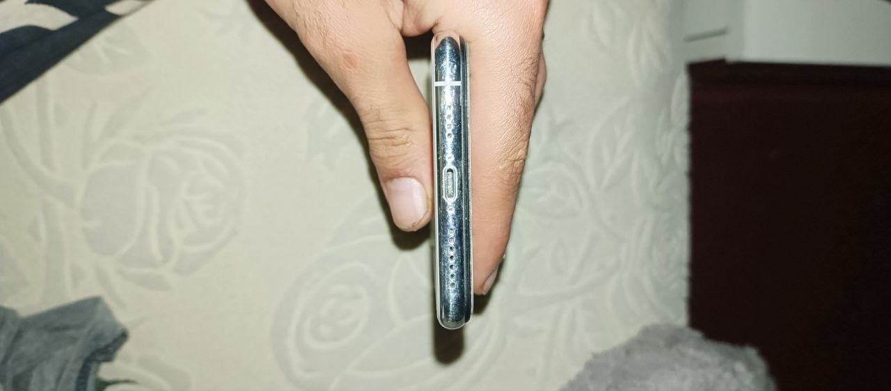 Apple iPhone 11 Pro Max — 350,000 د.ع