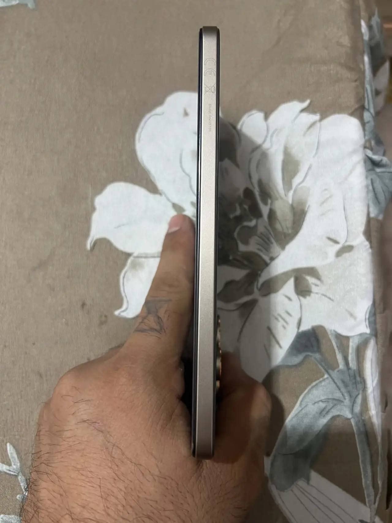 Realme V15 5G — 500,000 د.ع