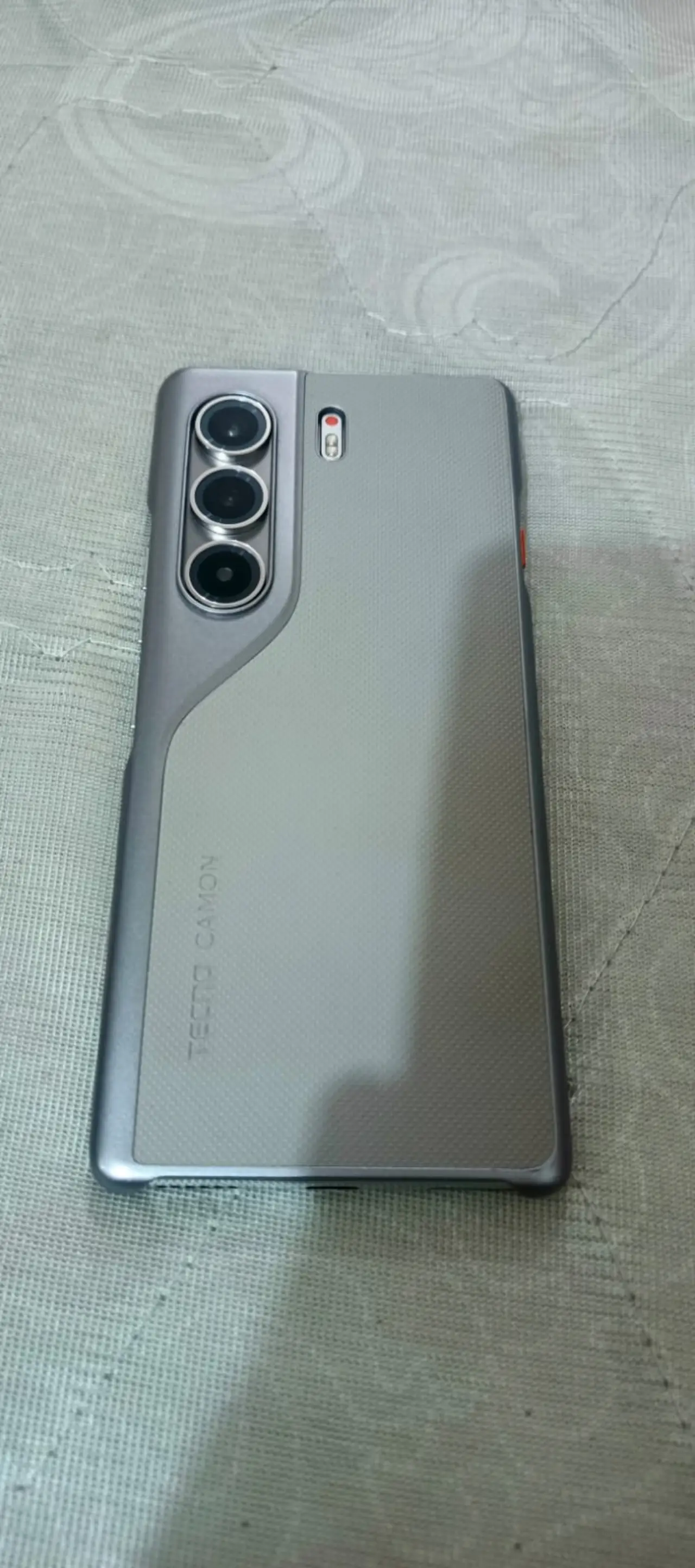 Tecno Camon 40 Pro 5G — 300,000 د.ع