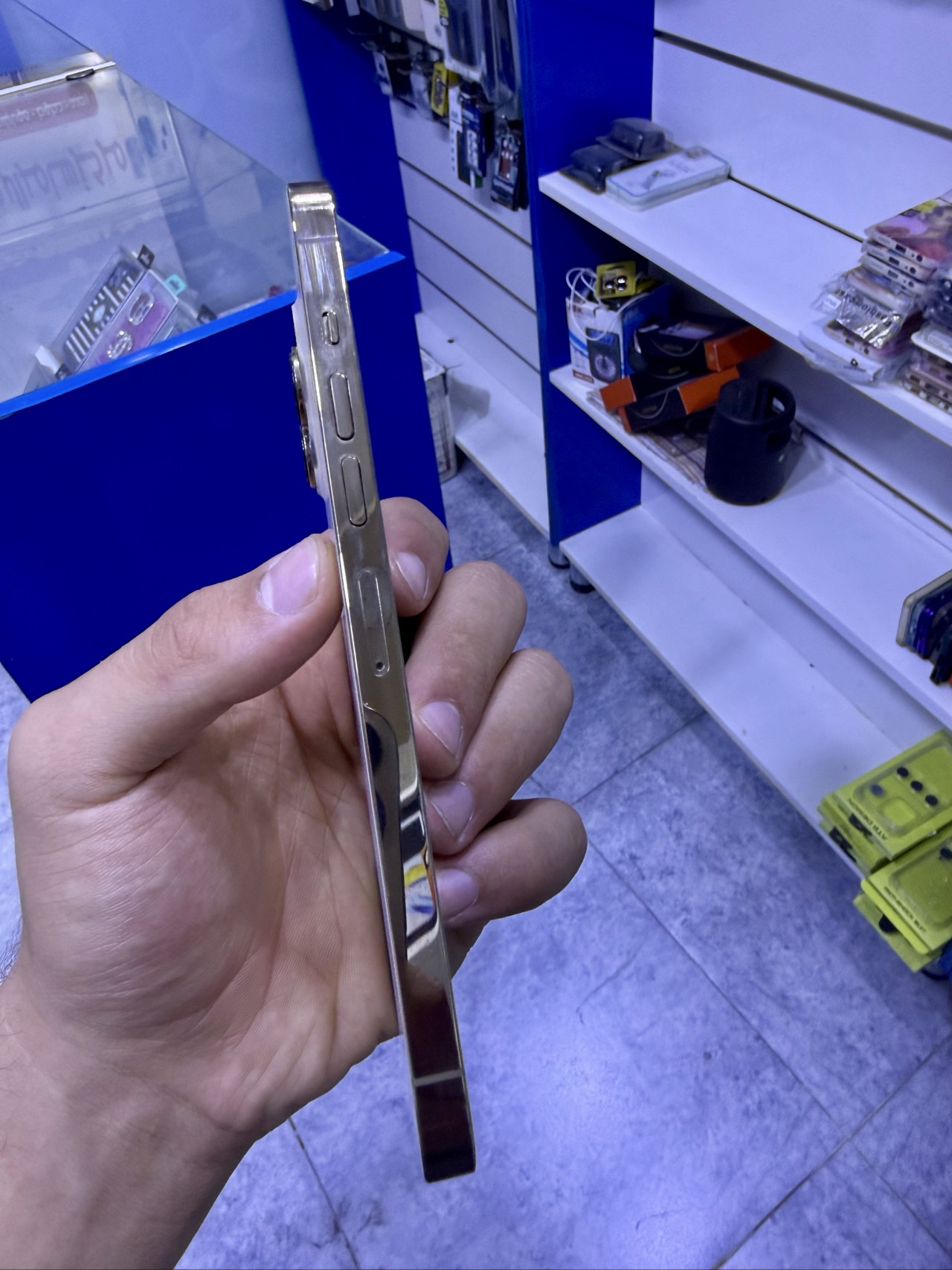 Apple iPhone 13 Pro Max — 750,000 د.ع