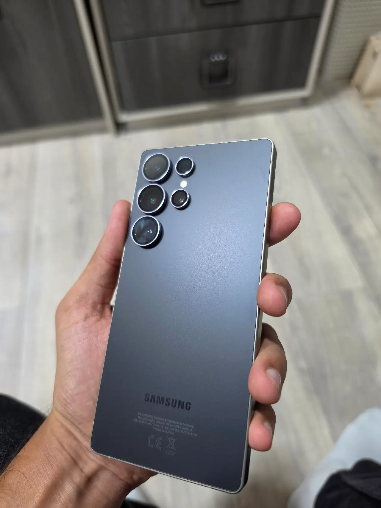 Samsung Galaxy S25 Ultra — 1,100,000 د.ع