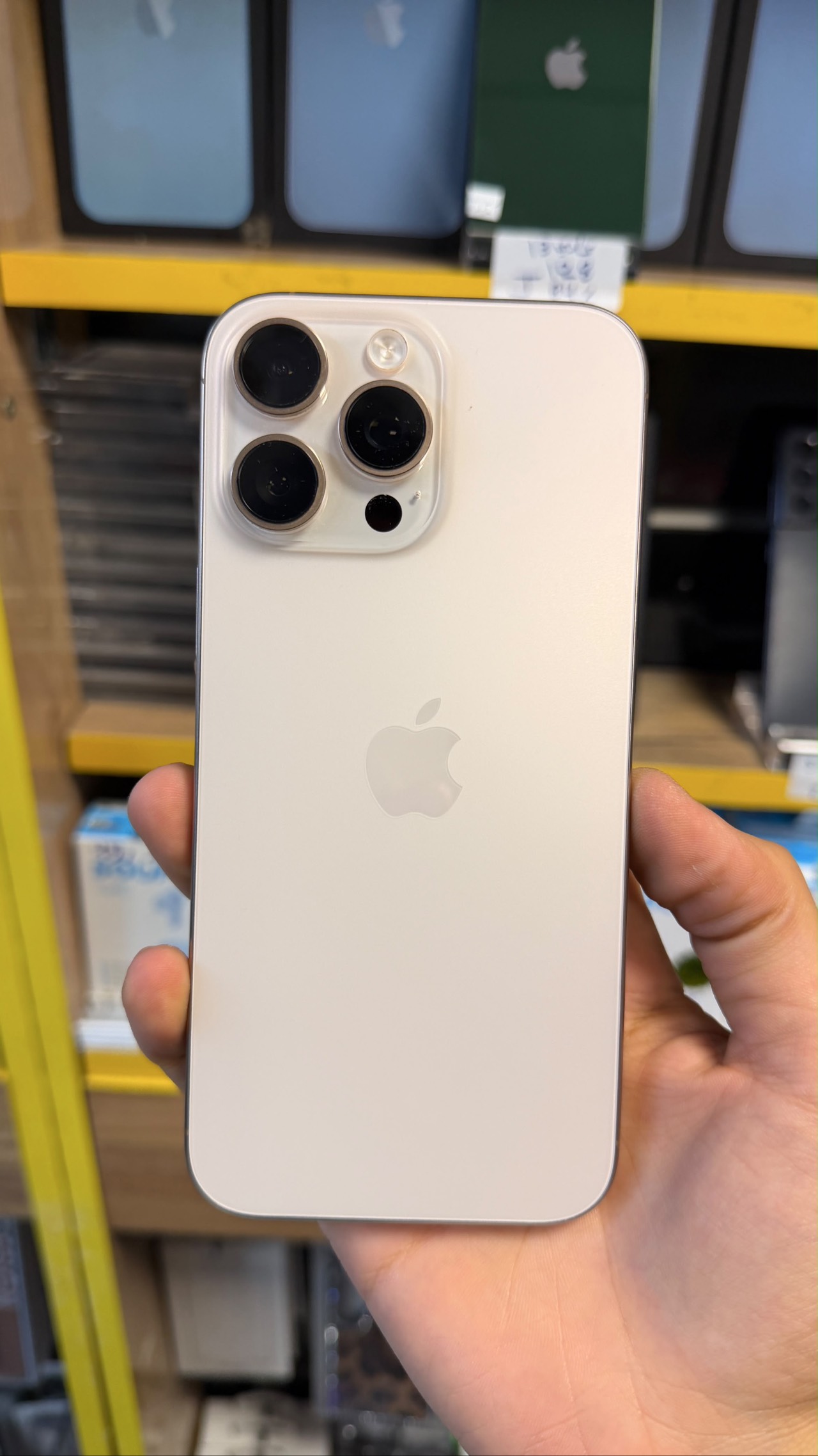 Apple iPhone 16 Pro Max — 1,480,000 د.ع