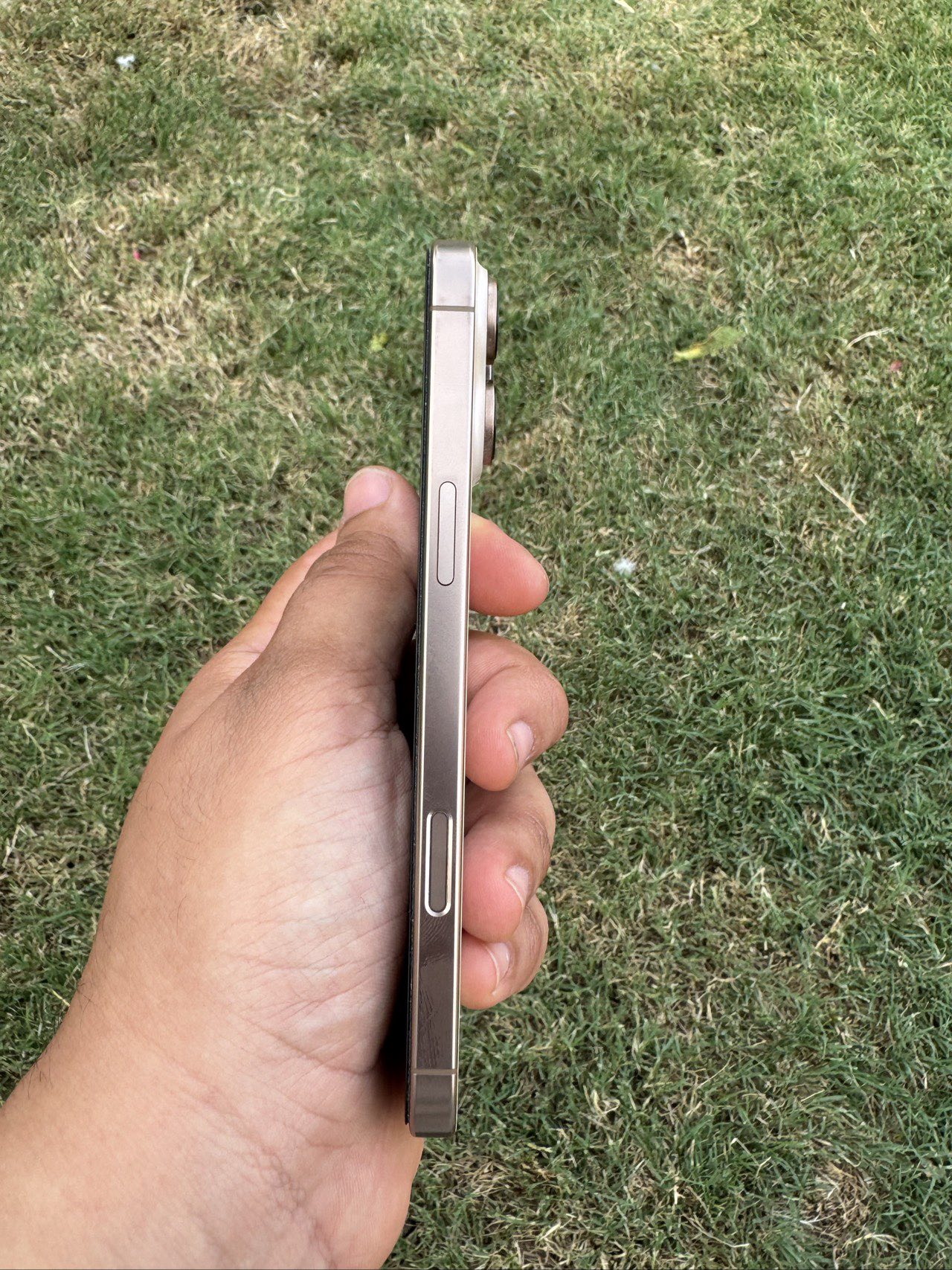 Apple iPhone 16 Pro Max — 1,400,000 د.ع