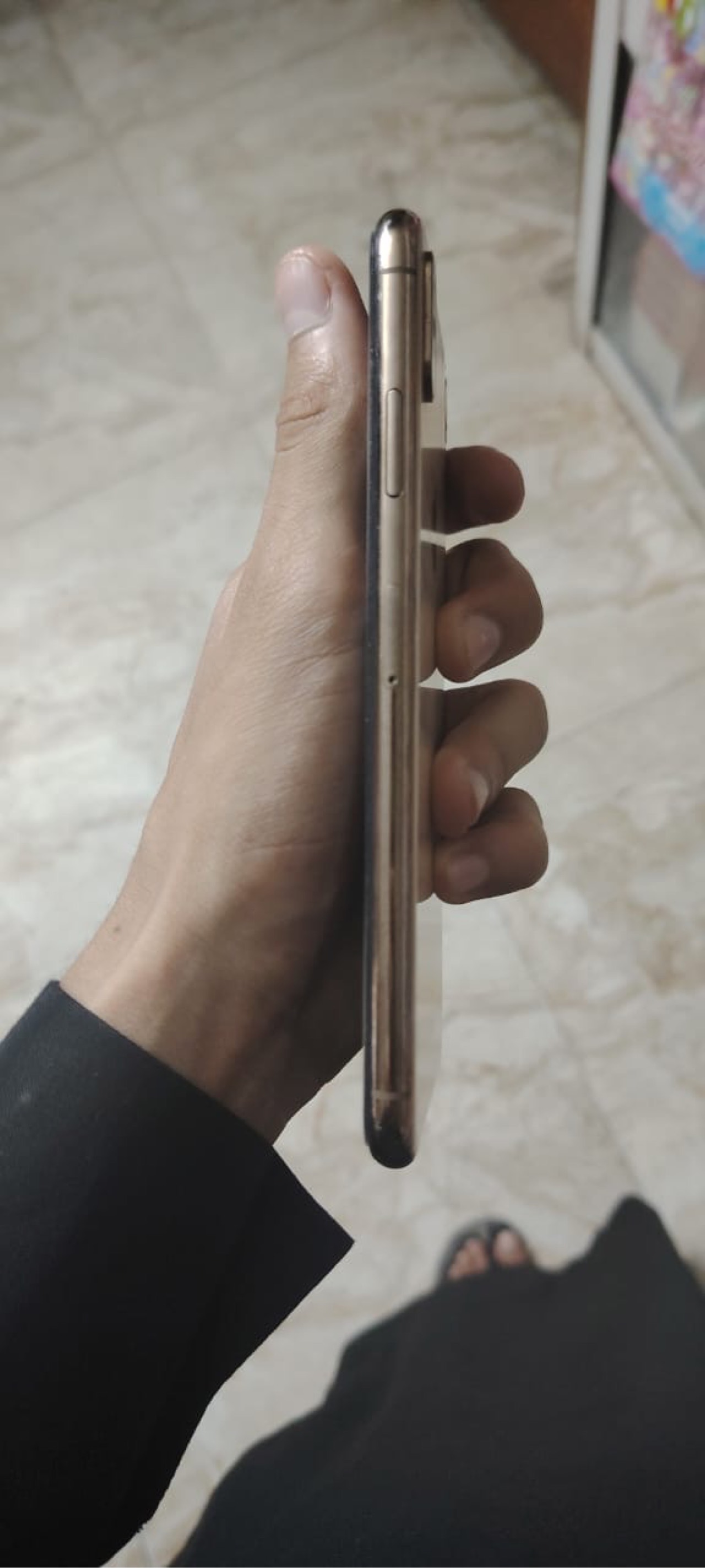 Apple xsmax — 180,000 د.ع