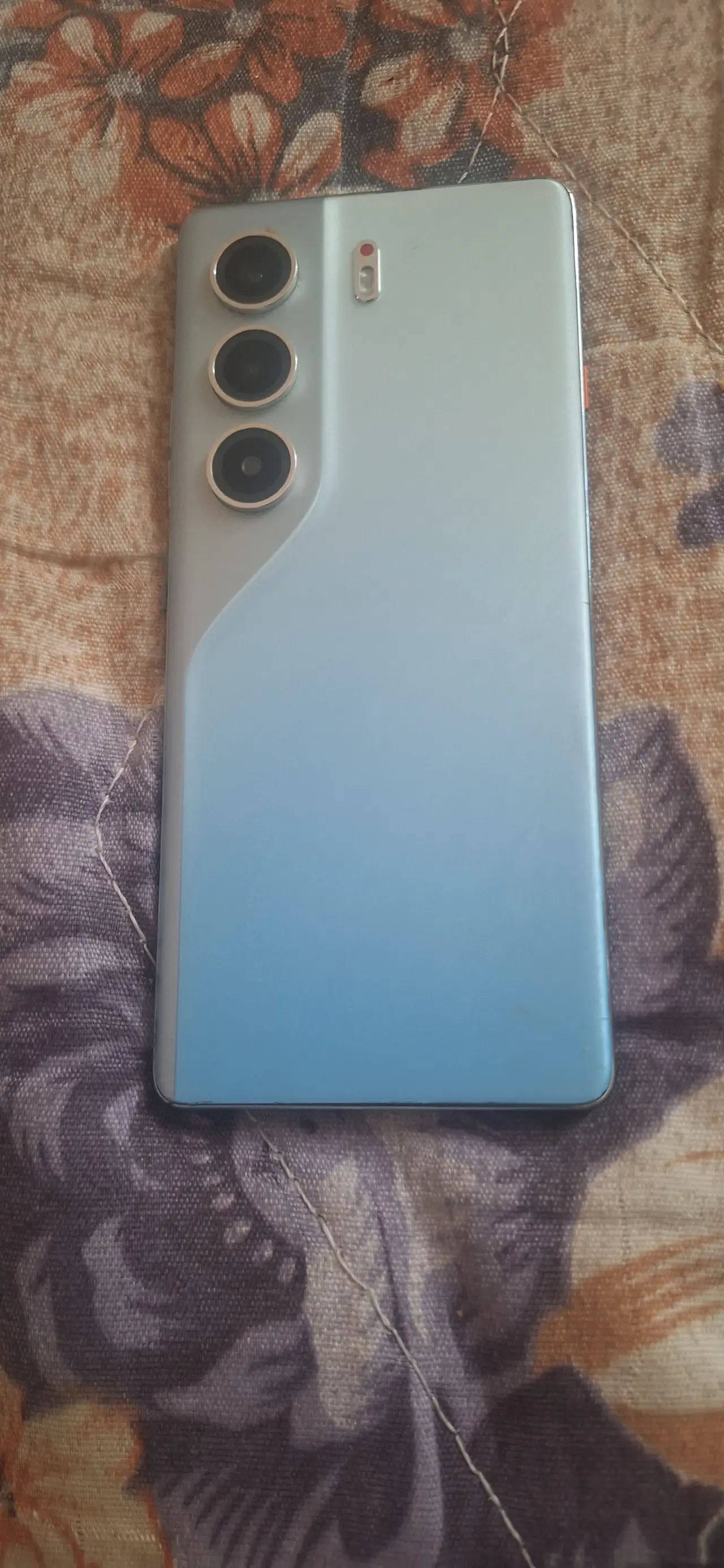 Tecno Camon 40 Pro