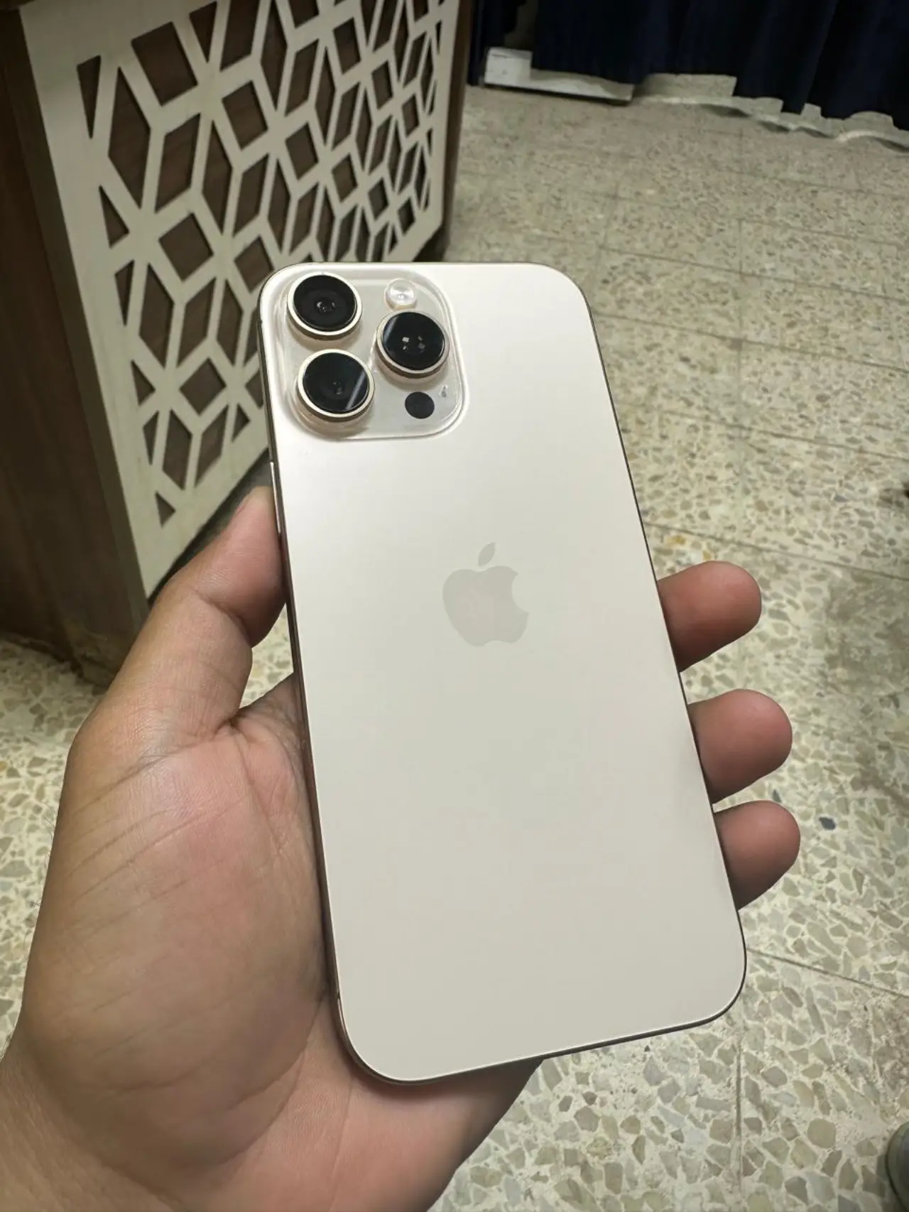 Apple iPhone 16 Pro Max