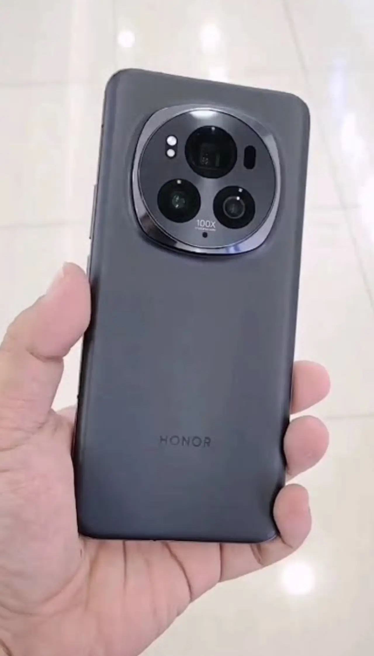 Honor Magic6 Pro — 700,000 د.ع