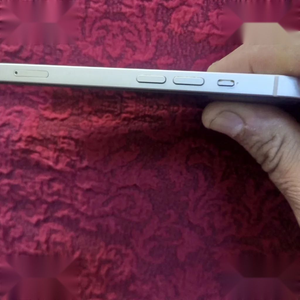Apple iPhone 13 — 400,000 د.ع