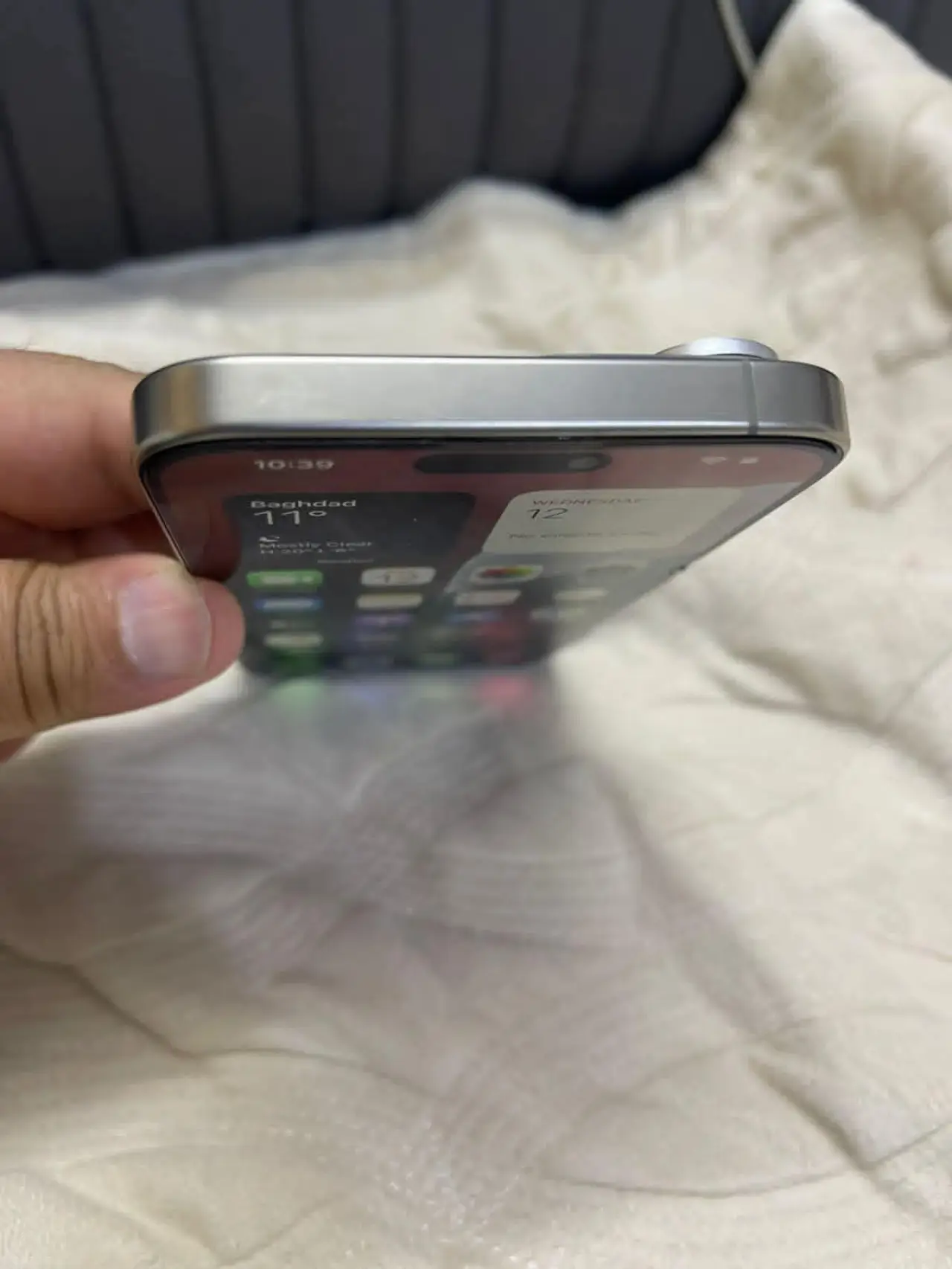 Apple iPhone 15 Pro Max — 700,000 د.ع