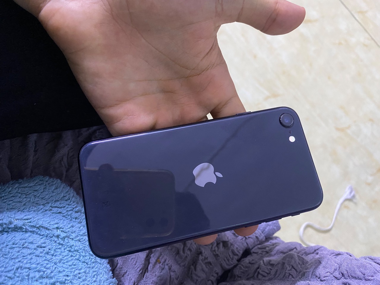 Apple ايفون اس اي الجيل ال3 — 200,000 د.ع