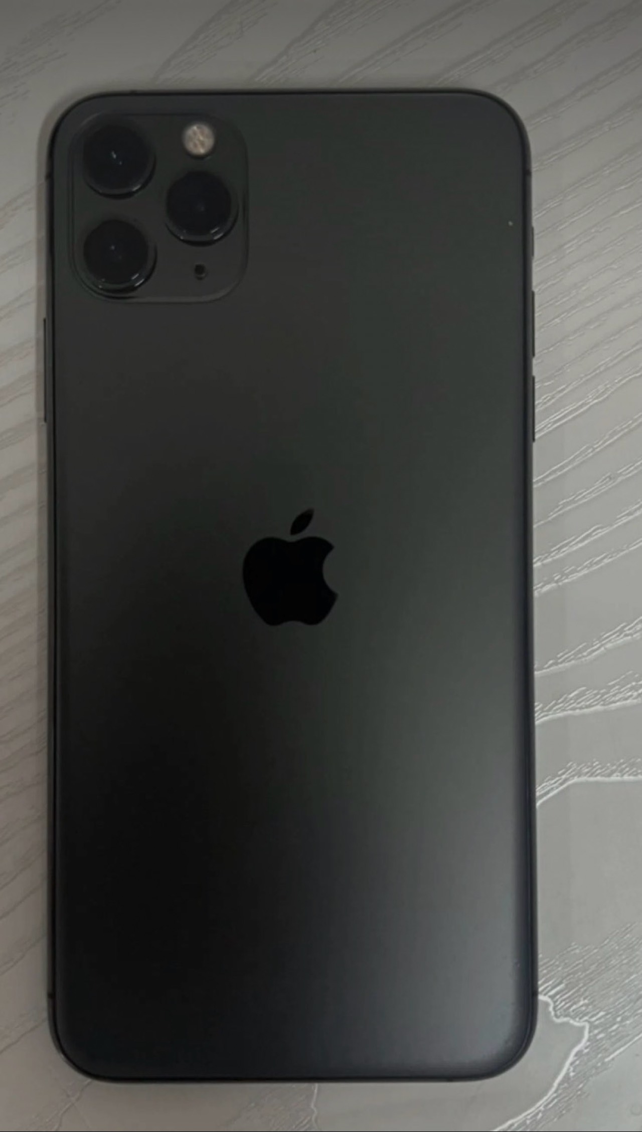 Apple iPhone 11 Pro Max — 380,000 د.ع