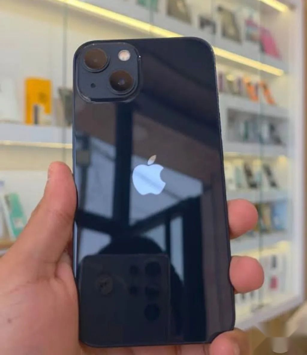 Apple iPhone 13
