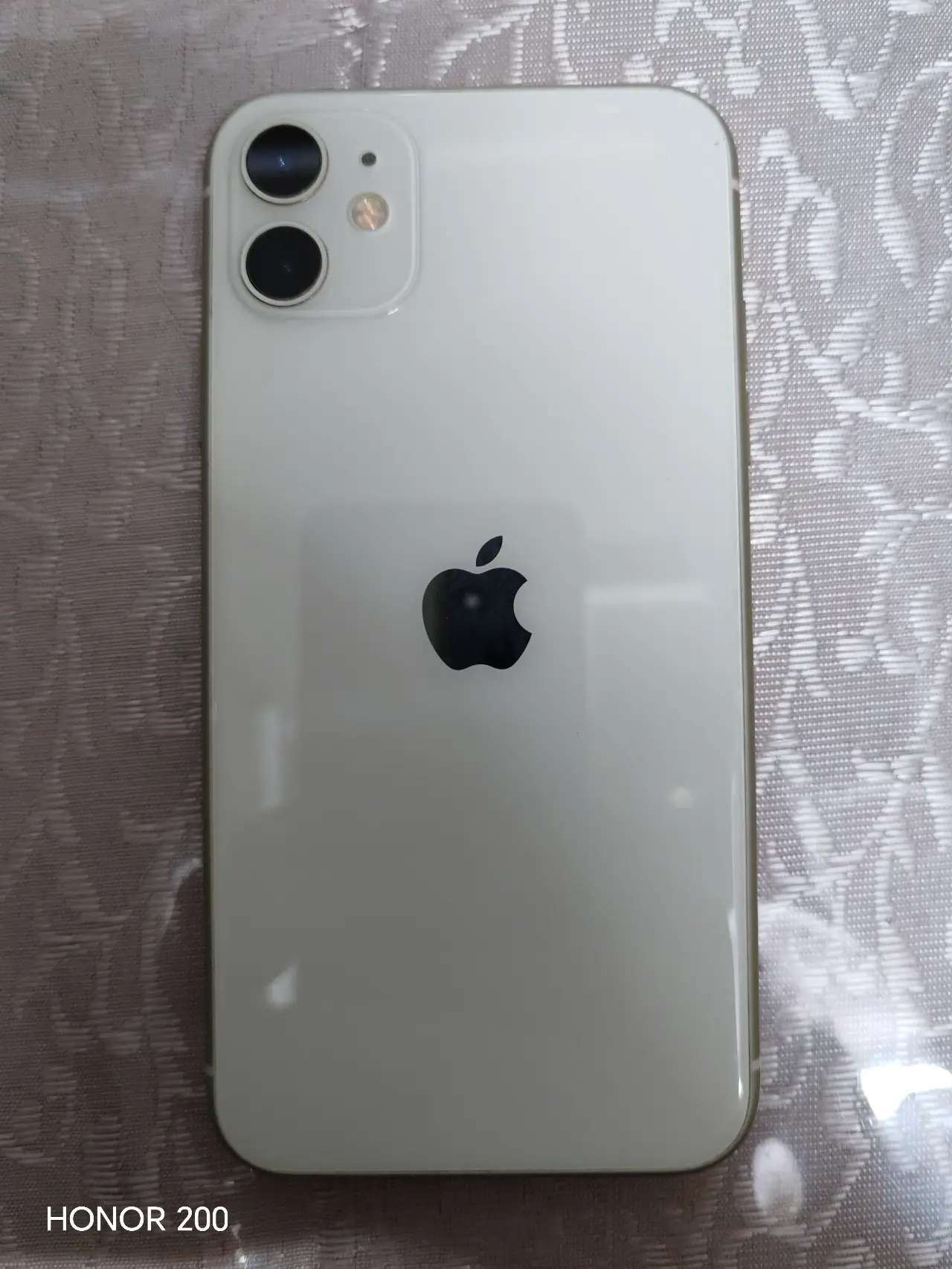 Apple iPhone 11 — 200,000 د.ع