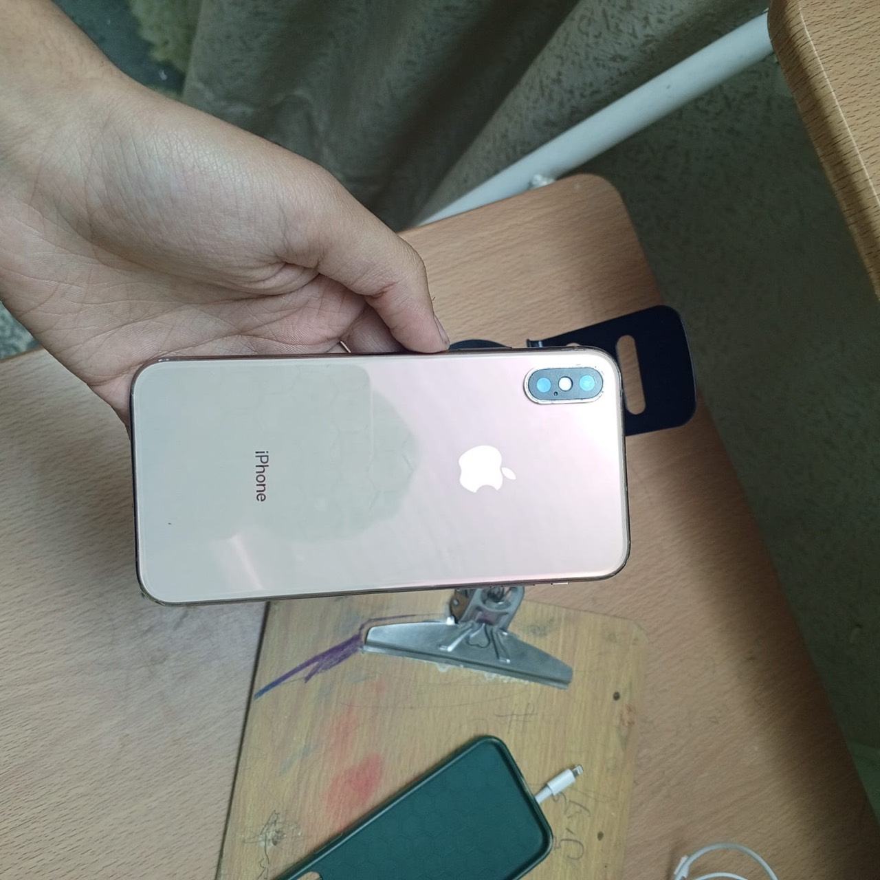 Apple iPhone xs
