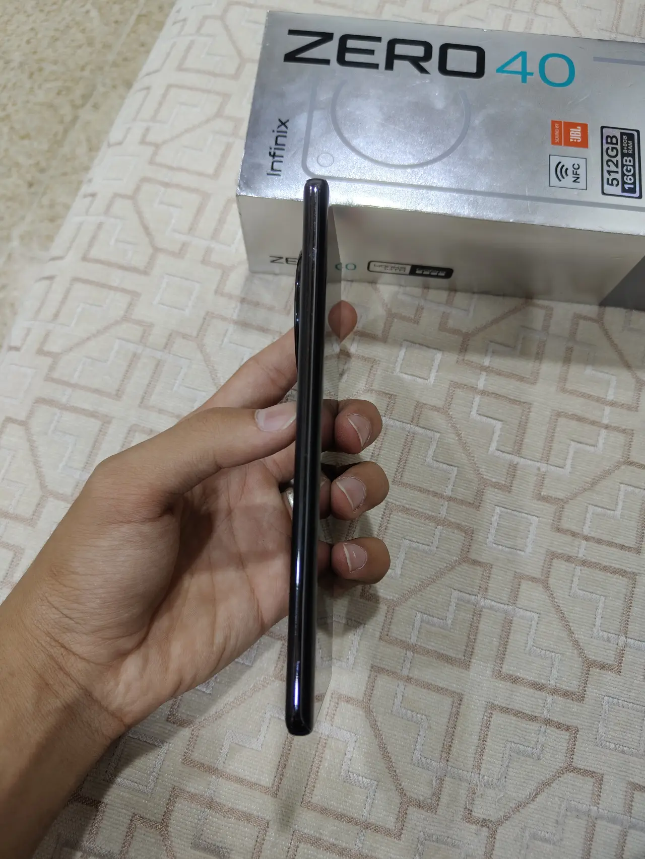 Infinix Zero 40 4G — 350,000 د.ع