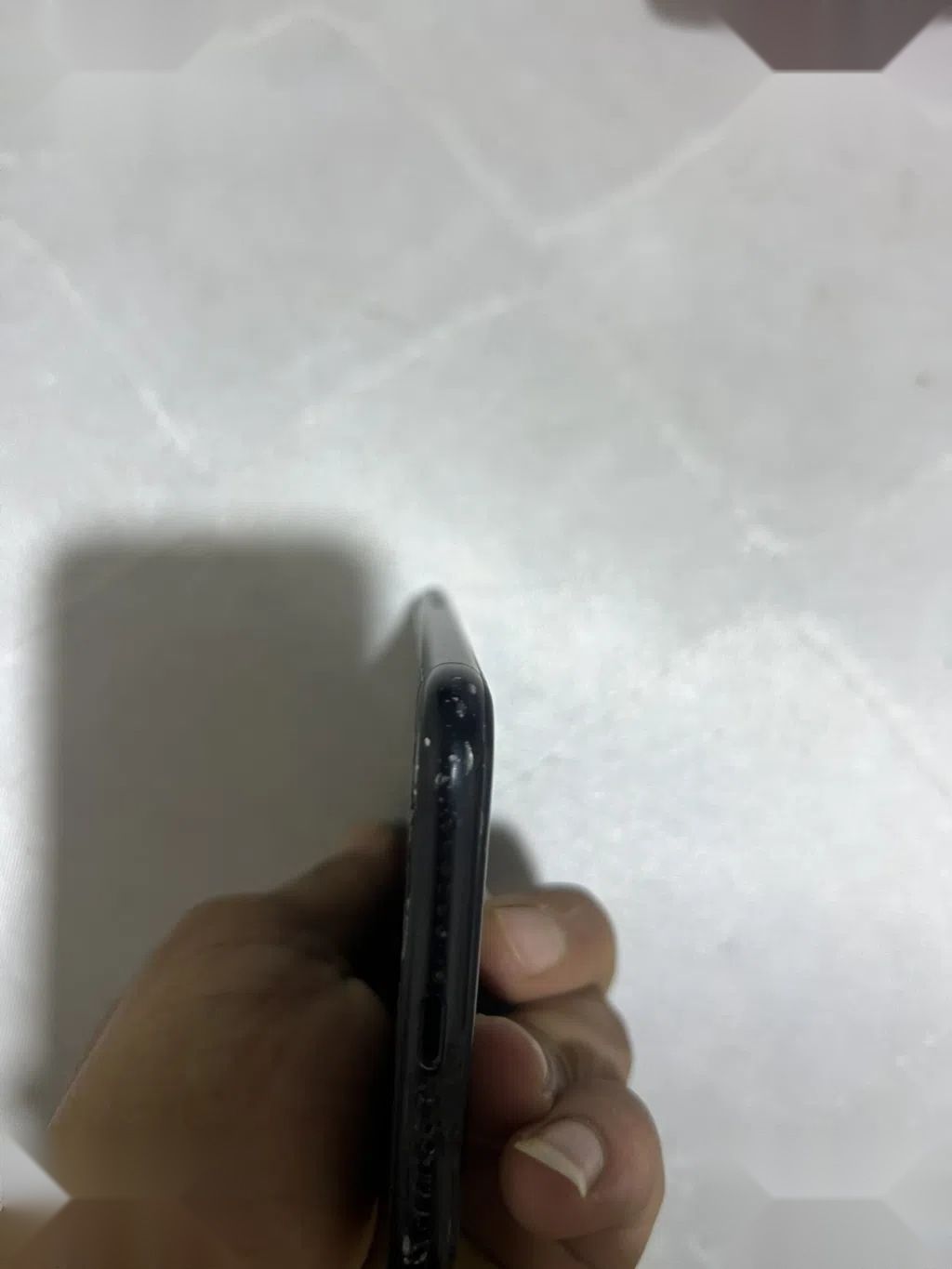 Apple iPhone XR — 140,000 د.ع