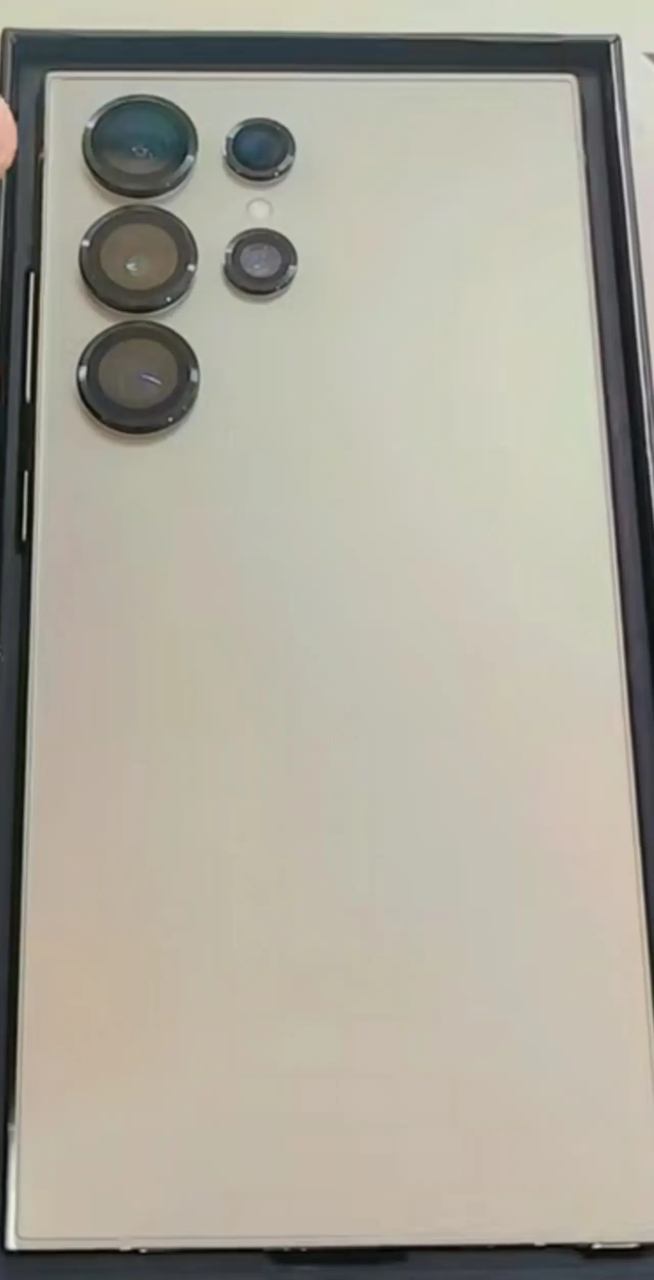 Samsung Galaxy S24 Ultra — 1,000,000 د.ع
