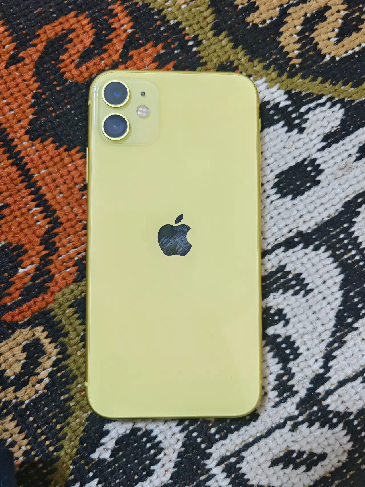 Apple iPhone 11 — 270,000 د.ع