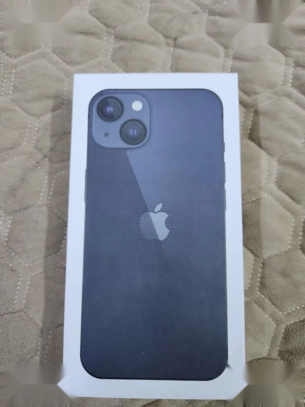 Apple iPhone 13 — 400,000 د.ع