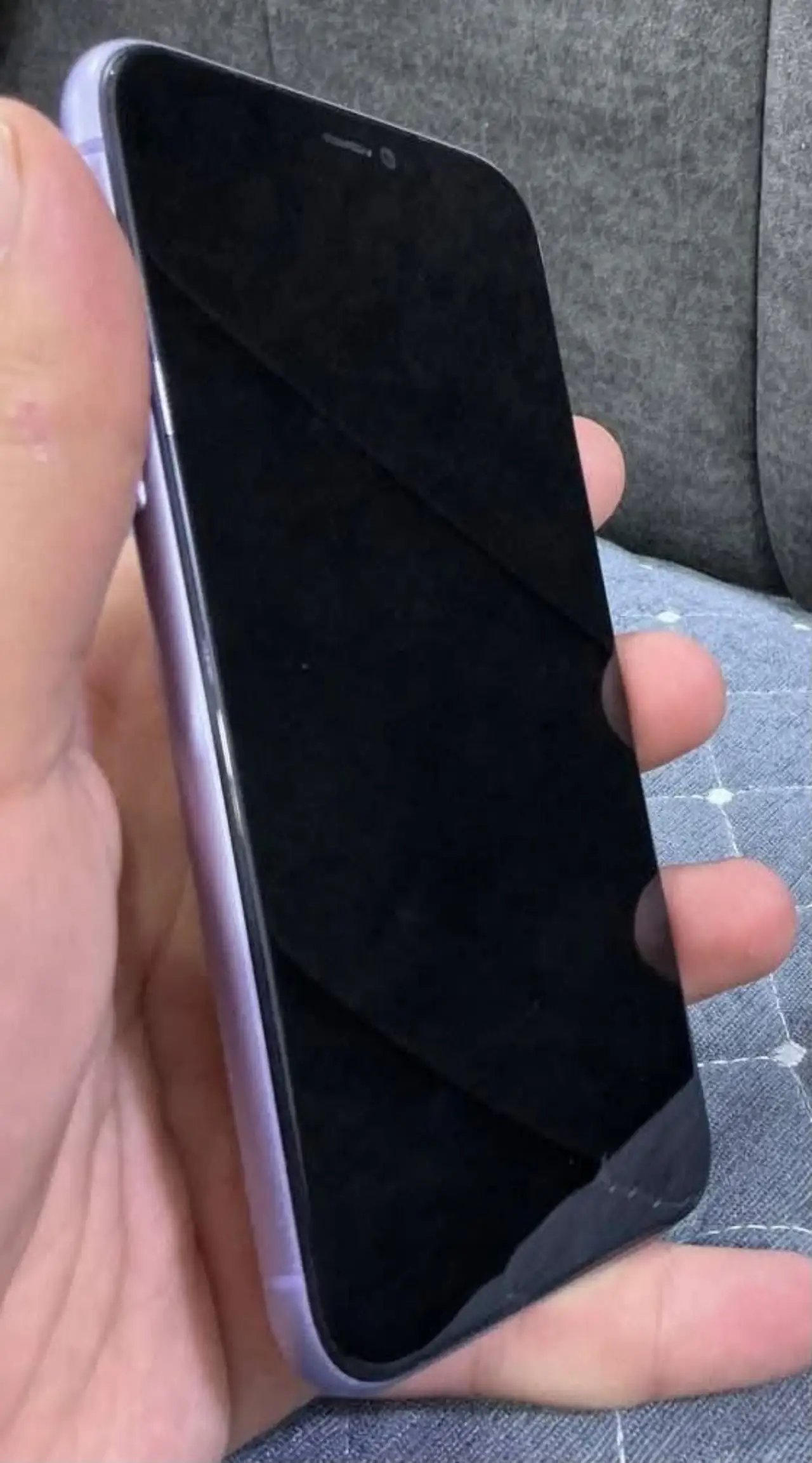 Apple iPhone 11 — 280,000 د.ع