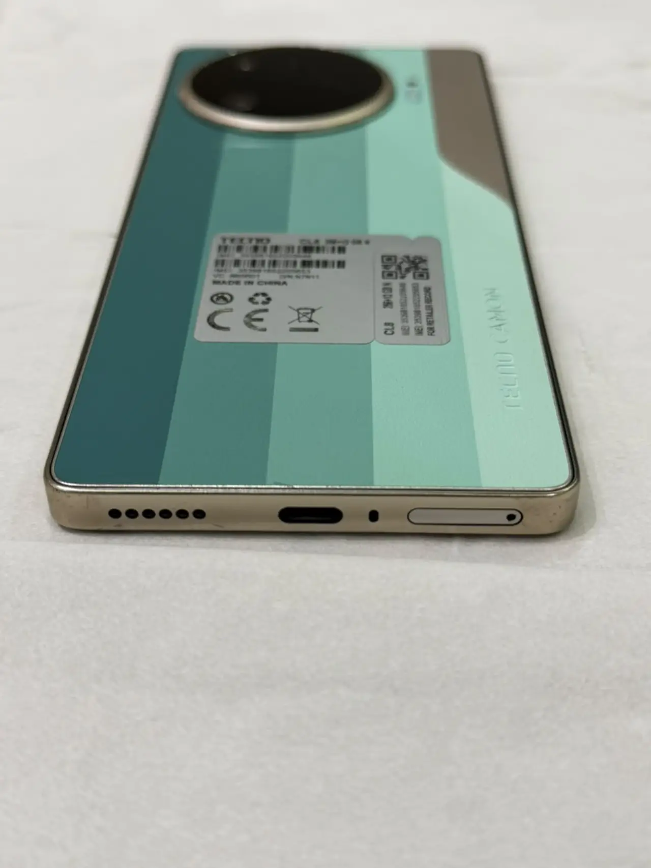 Tecno 30 pro 5G — 300,000 د.ع