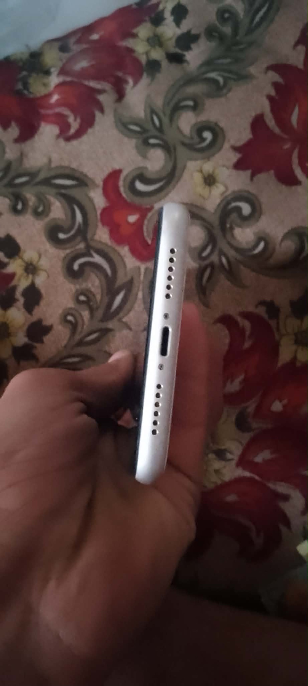 Apple iPhone 11 — 290,000 د.ع